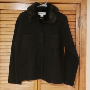 Black lightweight coat with faux fur collar